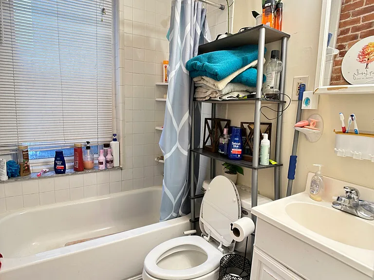 1 Linden St #4A — Photo 6