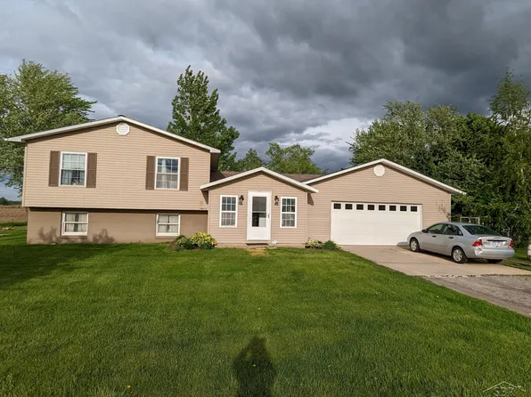 7405 Mackinaw Rd, Bay City, MI 48706