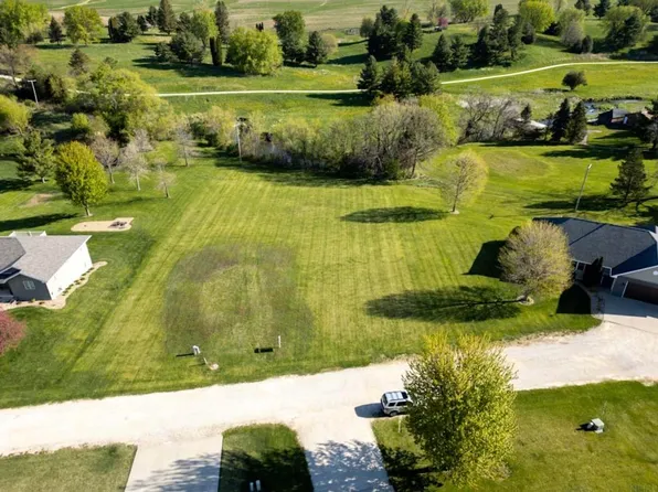 10350 Echo Valley Rd, West Union, IA 52175