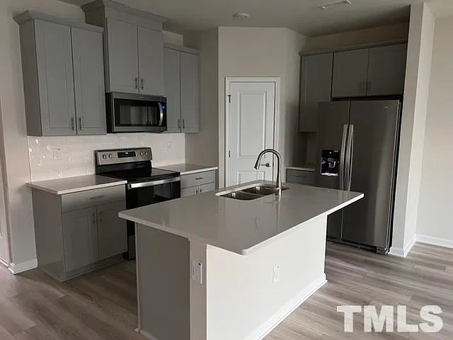 903 Clearhaven Ln — Photo 3