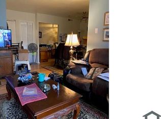 19309 Club House Rd APT 303, Montgomry Vlg, MD 20886