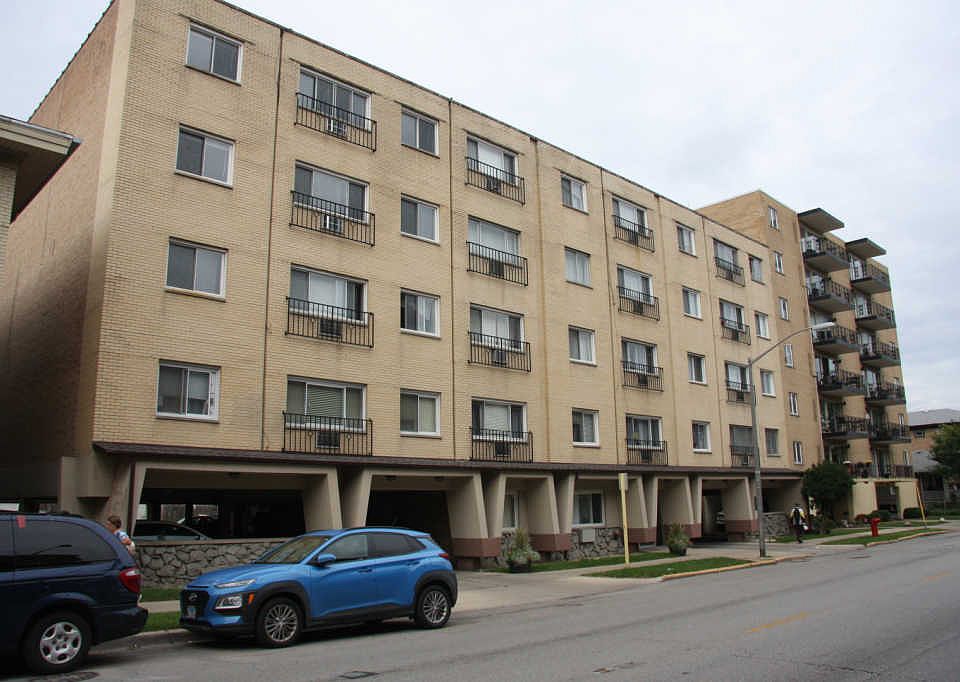1st image of 2920 N Harlem Ave APT 4D