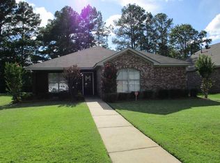 121 Whispering Oaks Xing, Pearl, MS 39208