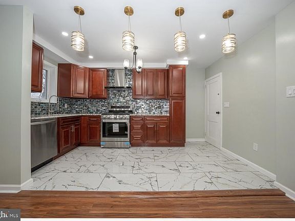 4th image of 121 Ashton Rd