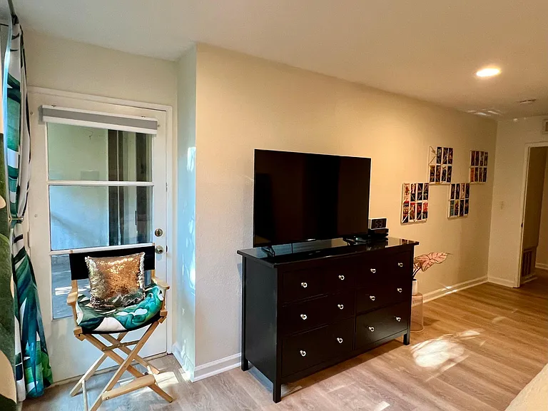 911 N Kings Rd #111 — Photo 20