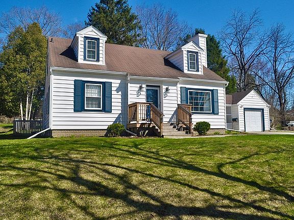 Low maintenance landscape