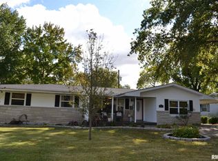 545 Sara Dr, Centralia, IL 62801