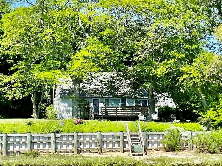 1875 Bayview Ave — Photo 10