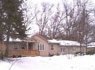 3931 N Vanstone Dr, Commerce Township, MI