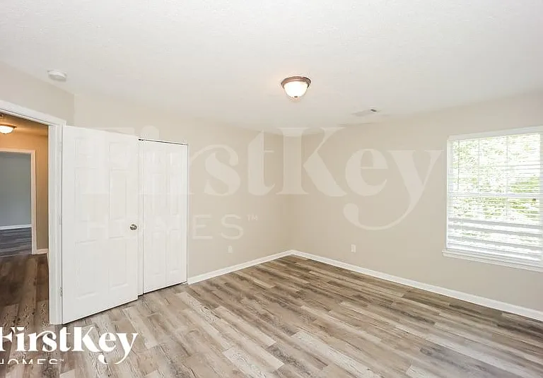 205 McIntosh Ct — Photo 12