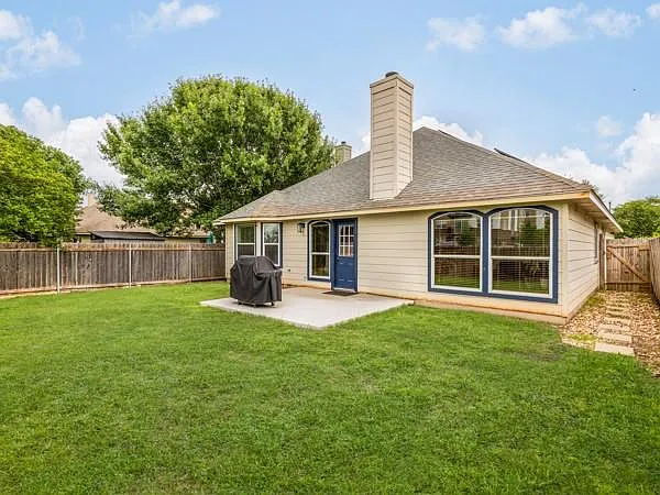 3 bed, 2.0 bath, 1765 sqft, $2,500 — Photo 4