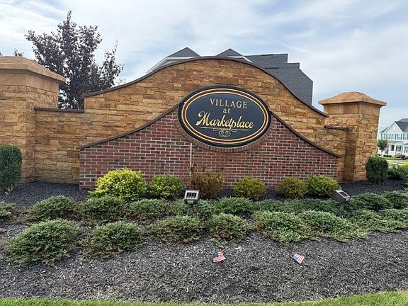 2nd image of 106 Crab Apple Way