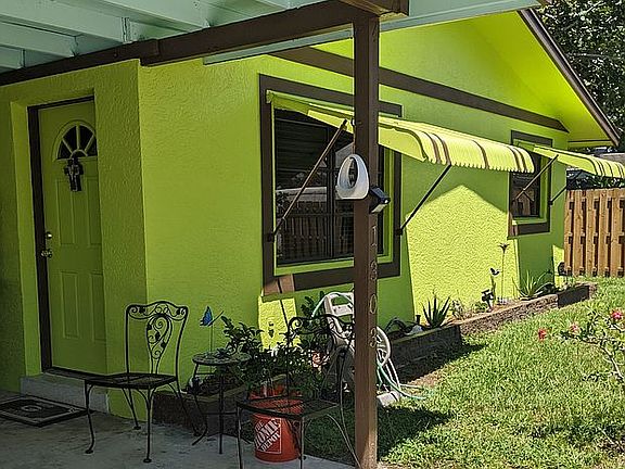 Front porch entrance