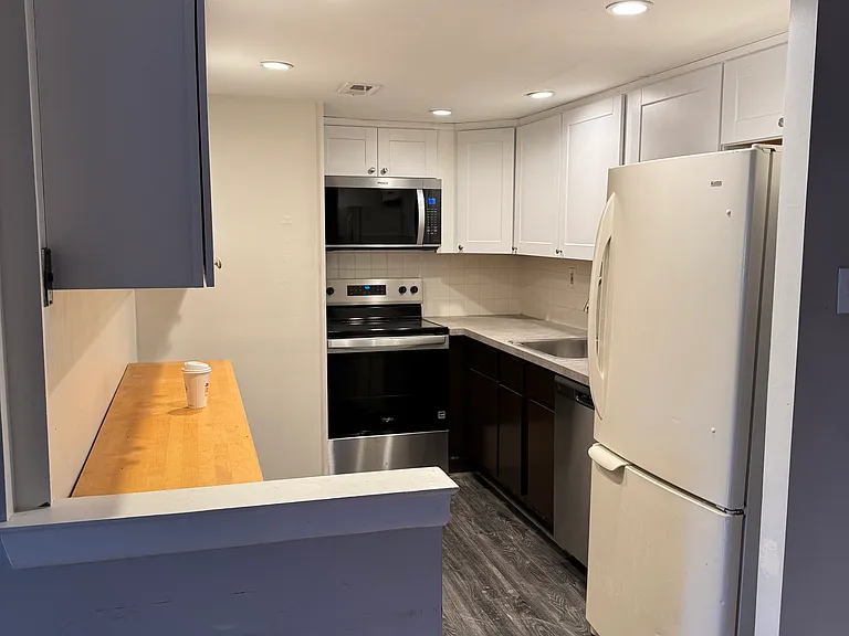 306 Summit House — Photo 13
