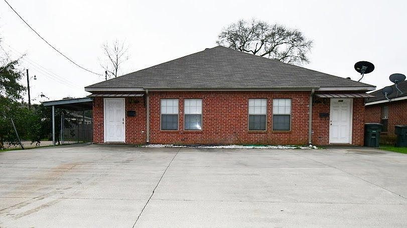 1st image of 604 Derouen St