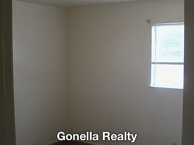 2nd image of 1135 Vine St APT 1