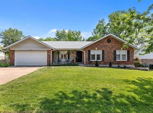 7820 Cardinal Ridge Ct, Saint Louis, MO 63119