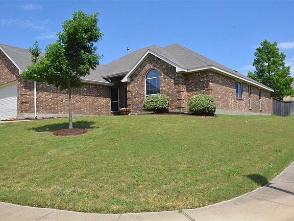 2nd image of 2719 Simmons Dr