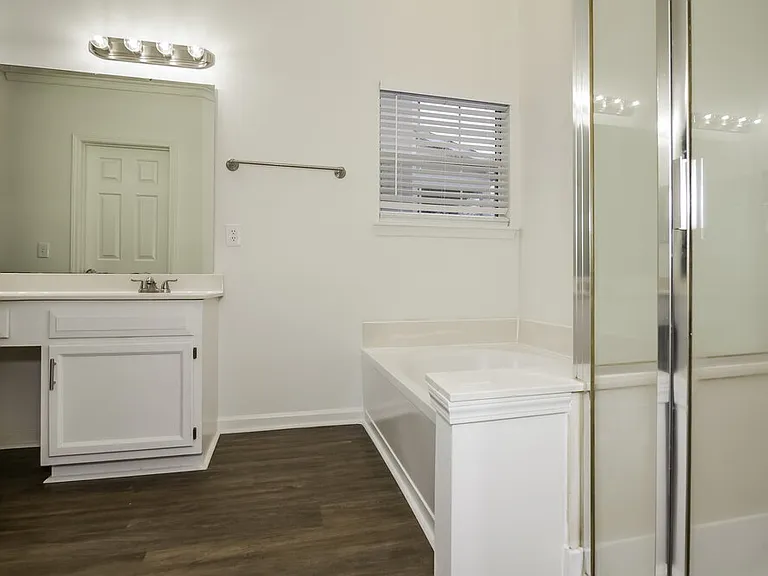 13201 Peacock Ln — Photo 11