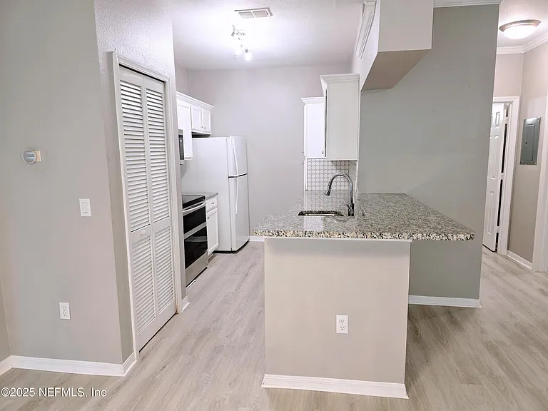 7800 Point Meadows Dr #1525 — Photo 4