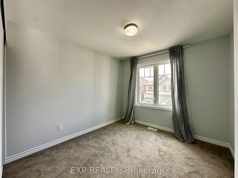 823 Regulus Rdg — Photo 17