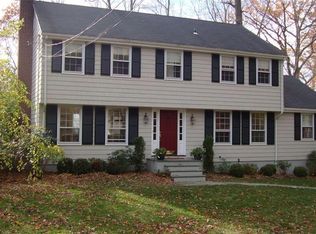 10 Nutmeg Ln, New Canaan, CT 06840