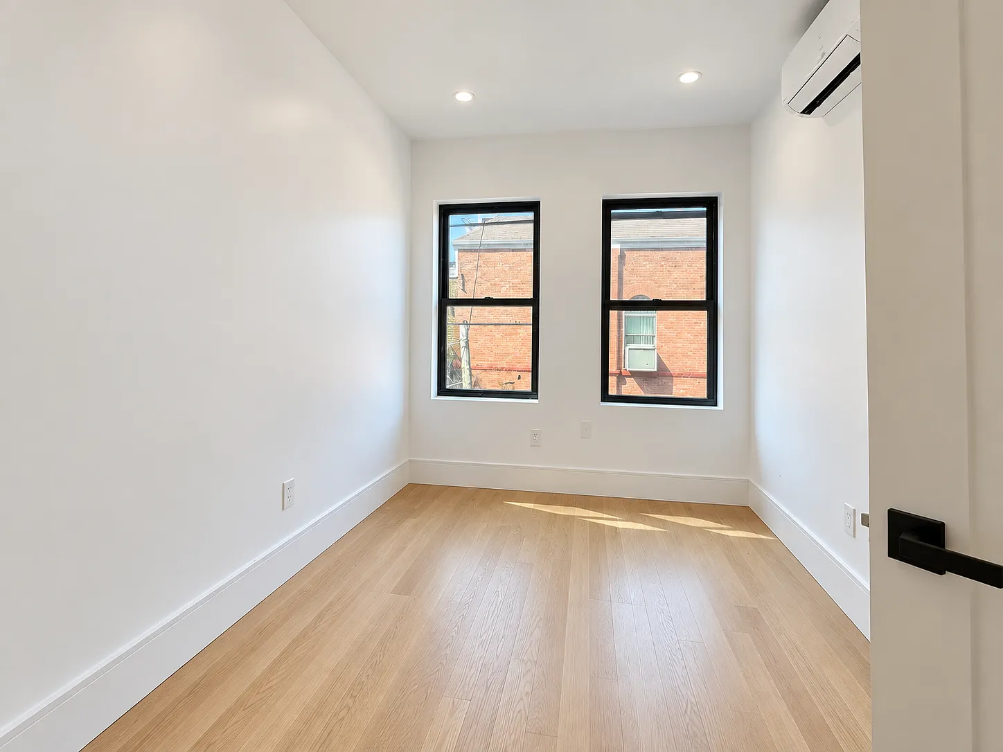 627 Gates Avenue — Photo 4