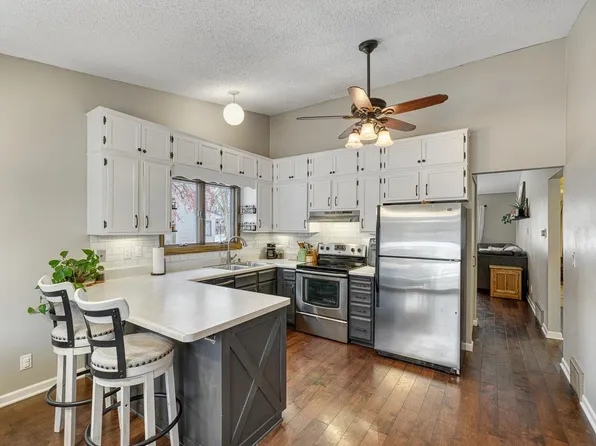 4397 Arden View Ct, Arden Hills, MN 55112