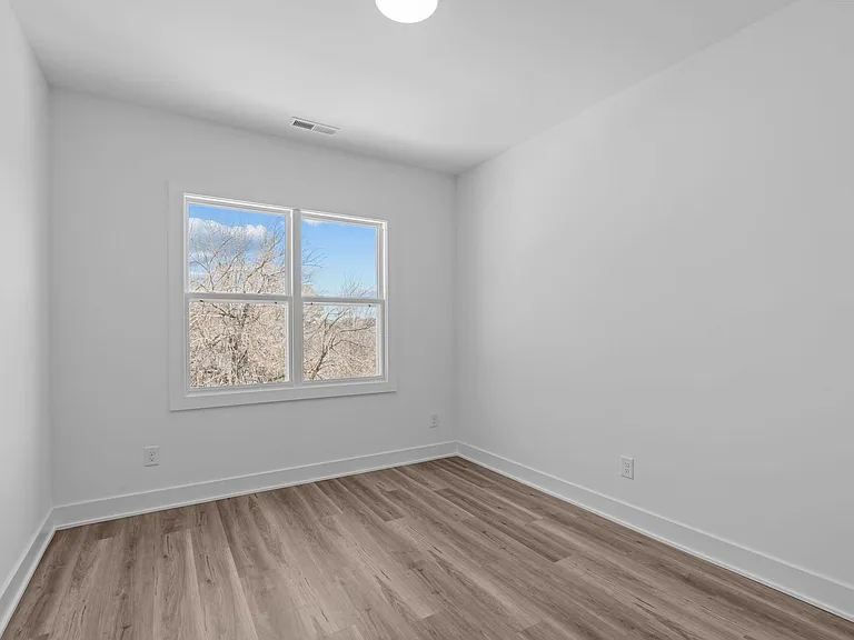 1316 E Lenoir St — Photo 26