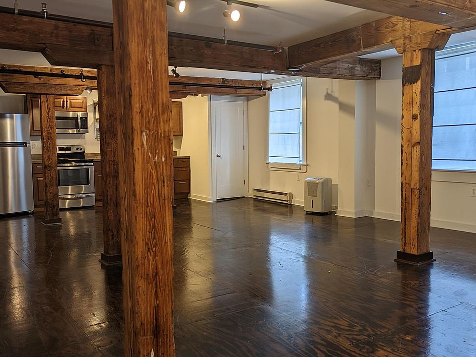 1st image of 2111-15 E Susquehanna Ave #1C