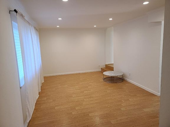 3rd image of 198 Banff Springs Way