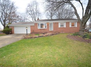 13720 McGill Dr, Chantilly, VA 20151