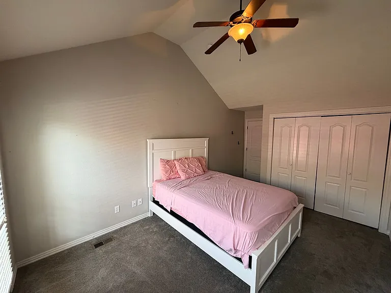 561 N Rupple Rd — Photo 15
