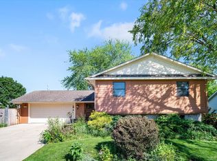 2002 Bittersweet Dr, Plano, IL 60545