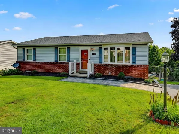 34 Allen Dr, Hanover, PA 17331