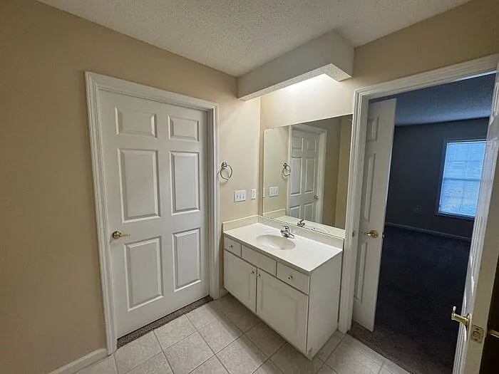 11240 Centway Park Dr — Photo 8