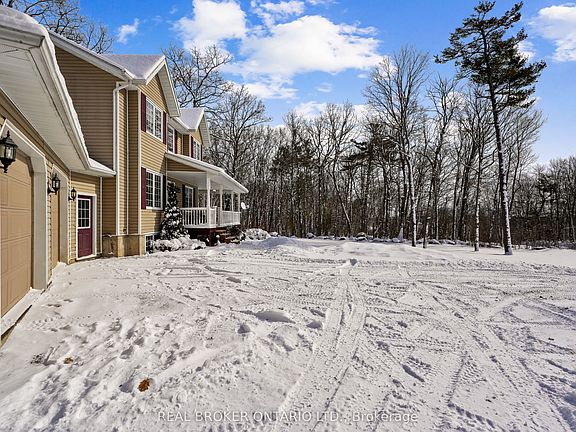 5th image of 44 Centre Rd