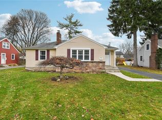 940 S Grosvenor Rd, Rochester, NY 14618