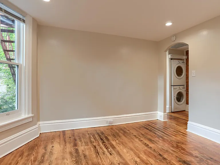 1526 Green St #2 — Photo 11