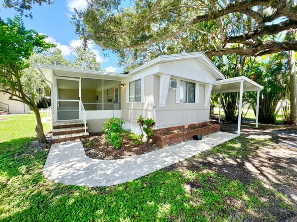 P (Henderson Creek - 1252 Henderson Creek Dr), 1252 Henderson Creek Dr #10, Naples, FL 34114