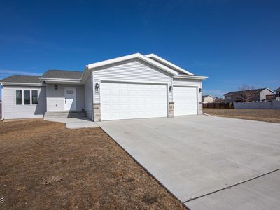 30 McGinnis Way, Lincoln, ND, 58504