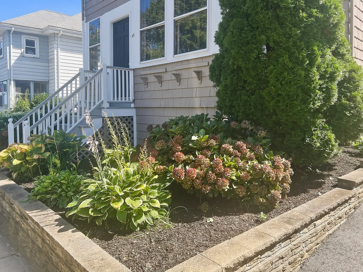 2 bed, 1.0 bath, 1000 sqft, $2,700 — Photo 2