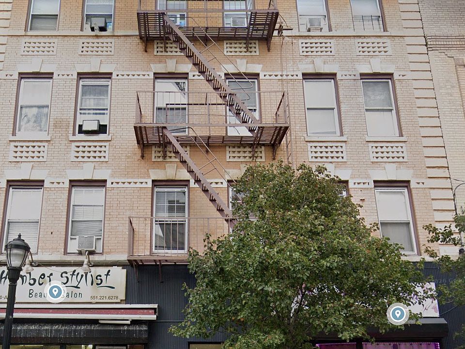 1st image of 214 48th St APT 2