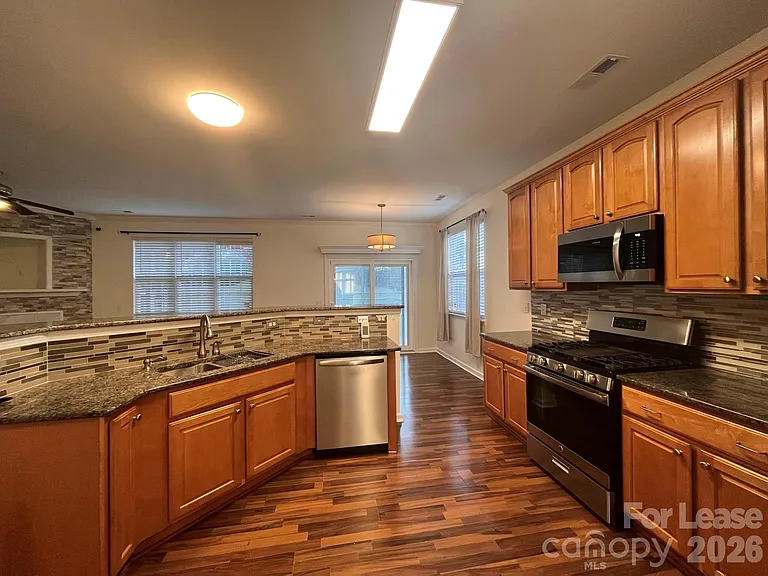17508 Westmill Ln — Photo 2