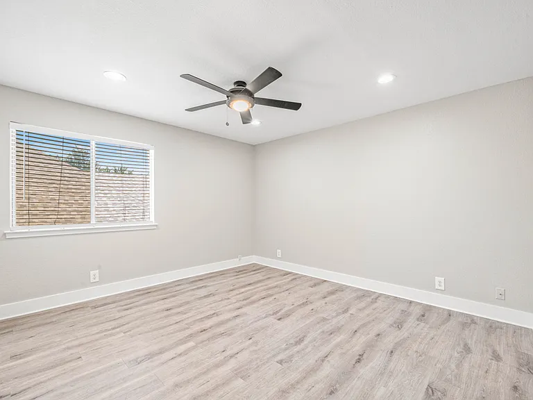 8815 Imperial Cross — Photo 34