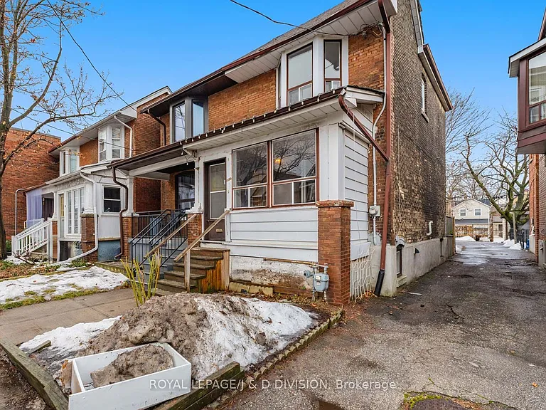 1132A Dovercourt Rd — Photo 32