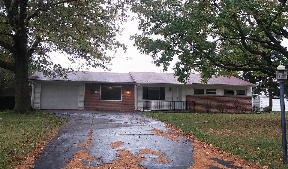 1st image of 3208 N Radford Dr
