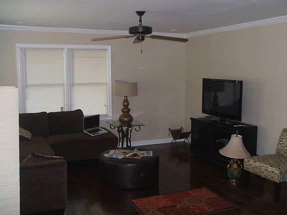 Living room 15' x 13'