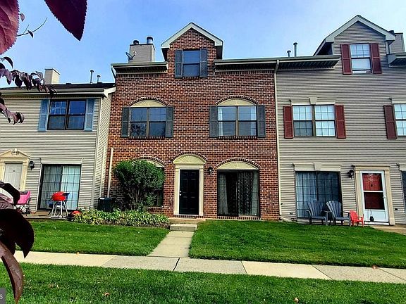 3rd image of 95 Oneill Ct
