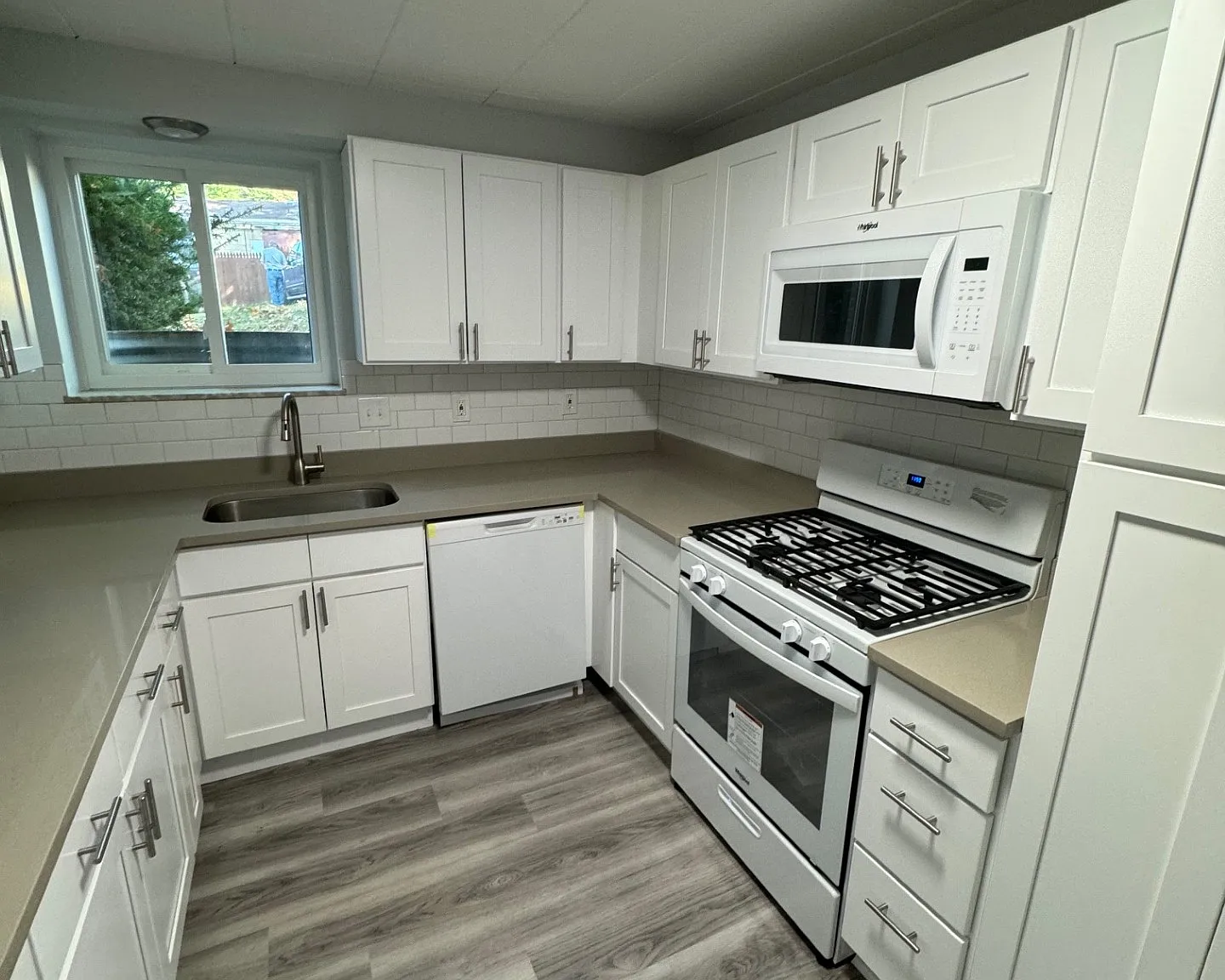 Meraki Apartments V - 908 - 3 — Photo 1